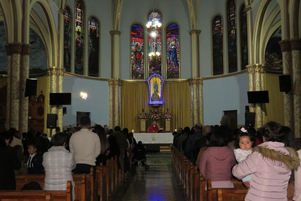 EUCARISTIA Y HOMENAJE EN HONOR A LAS MADRES