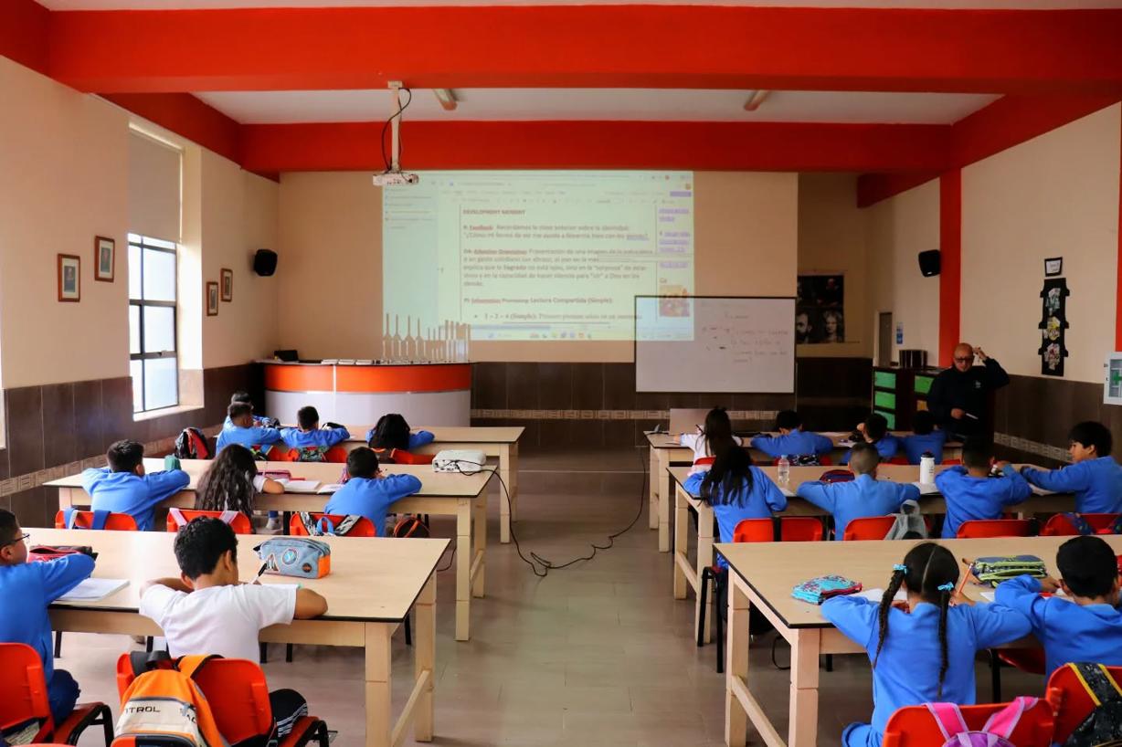 LA ESCUELA POPULAR CHAMPAGNAT VISITAN LA INSTITUCIÓN, UNA MARAVILLOSA EXPERIENCIA DE APRENDIZAJE